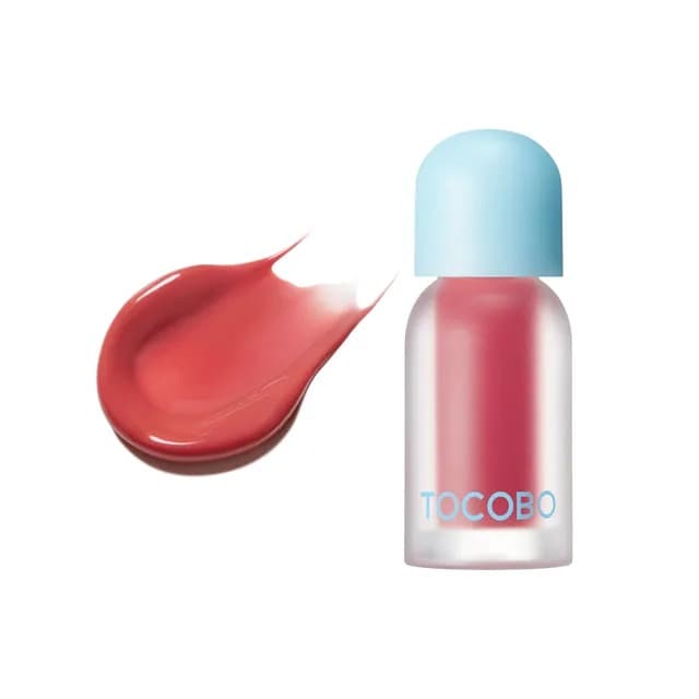 Tocobo Juicy Berry Plumping Lip Oil, lip oil coreano con swatch en tono coral rojizo glossy para efecto plumping e hidratación de labios